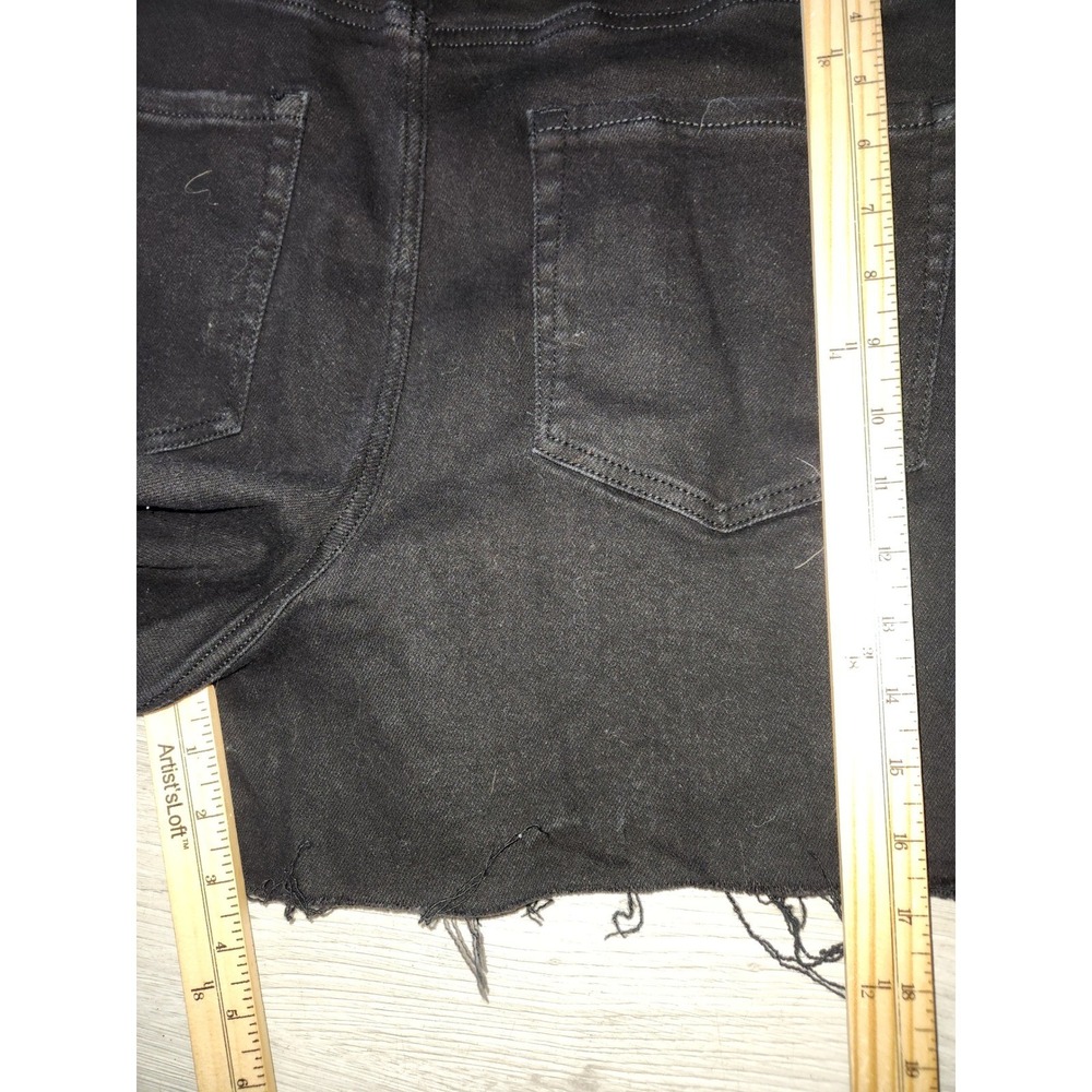 Ava & Viv Womens High Rise Midi Shorts Black Raw Hem Slim Fit Size 17 Stretch - Picture 6 of 6